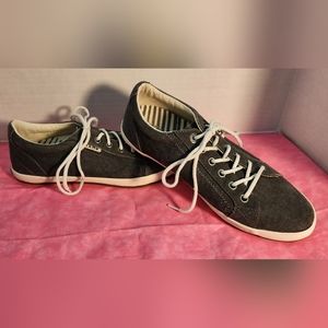 Taos Sneakers size 8